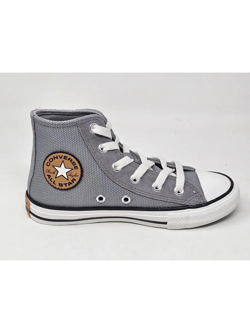 Converse Youth Size 13 Chuck Taylor All Star Gray Canvas Tan Star